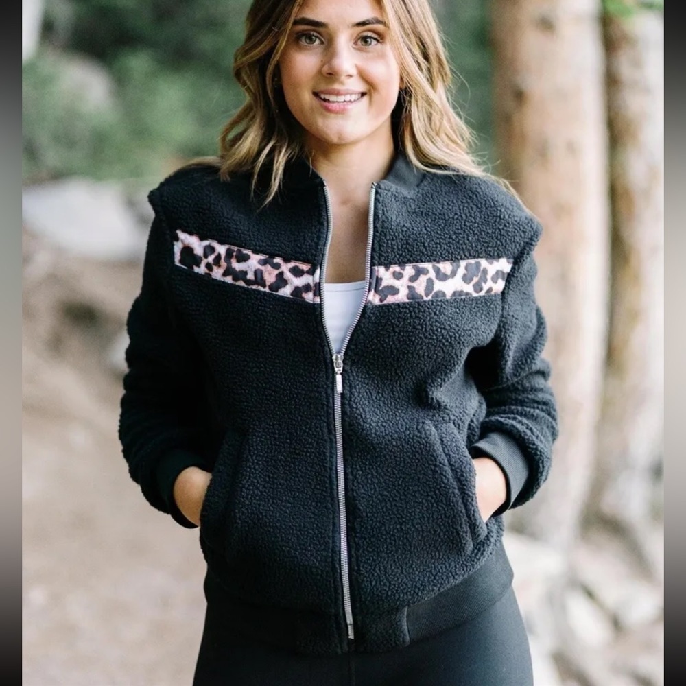 Zyia Active Size M Black/Cheetah Print Teddy Bomber Jacket